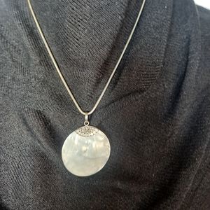 Mother-of-pearl and silver pendant